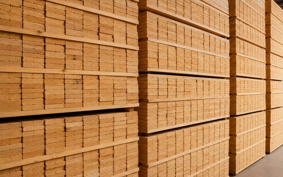 Bundled pallet boards cut to size, stacked end-on
